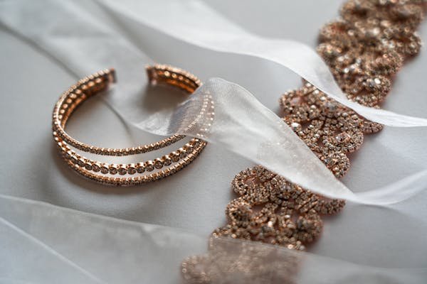 Bijoux faits main : élevez votre style avec nos créations uniques !