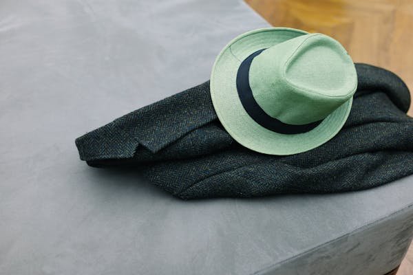 Chapeau jacquemus : trouvez votre modèle parfait cet été